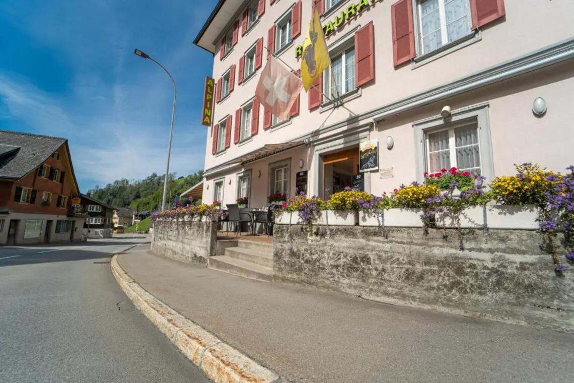Hotel Alpina Unterschächen Extérieur photo